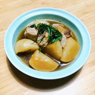 旨味染み込む♡かぶと豚肉の煮物